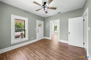 617 N Beal St, Belton, TX 76513 - Photo 25