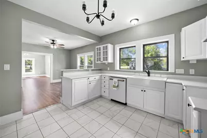 617 N Beal Street, Belton, TX 76513 - Photo 15