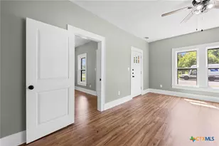 617 N Beal St, Belton, TX 76513 - Photo 9