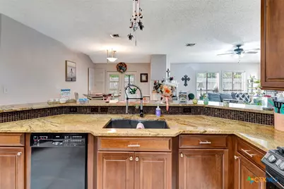 617 Brocton Street, Victoria, TX 77904 - Photo 15