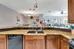 617 Brocton St, Victoria, TX 77904 - Photo 15