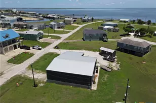291 White Marlin Dr, Port Lavaca, TX 77979 - Photo 3