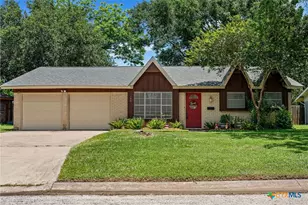 740 Willowick Dr, Port Lavaca, TX 77979 - Photo 1