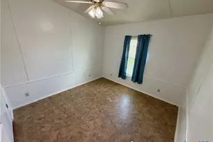 1210 N Drake St, Edna, TX 77957 - Photo 17