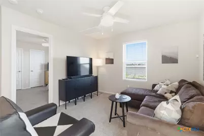 604 Saxon Street, Seguin, TX 78155 - Photo 7