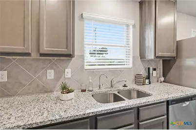 604 Saxon Street, Seguin, TX 78155 - Photo 15