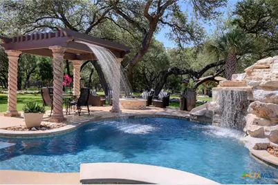 10210 Oak Forest Way, New Braunfels, TX 78132 - Photo 3