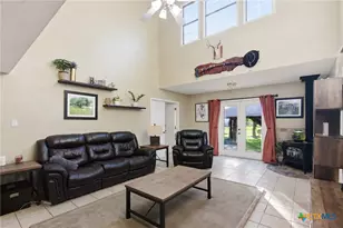 610 Basswood St, Victoria, TX 77904 - Photo 5