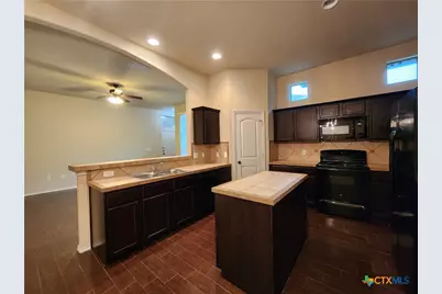 622 Creekside Circle, New Braunfels, TX 78130 - Photo 11
