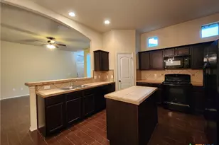 622 Creekside Cir, New Braunfels, TX 78130 - Photo 11