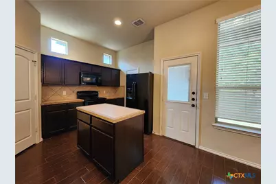 622 Creekside Circle, New Braunfels, TX 78130 - Photo 9