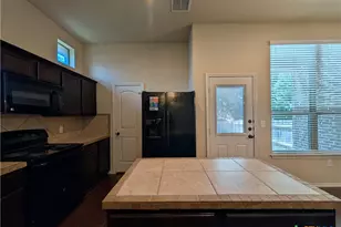 622 Creekside Cir, New Braunfels, TX 78130 - Photo 9