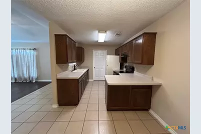 1642 W County Line Road, New Braunfels, TX 78130 - Photo 9