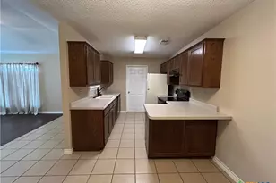 1642 W County Line Rd, New Braunfels, TX 78130 - Photo 9