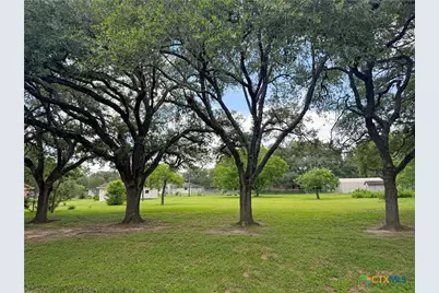 404 Blyth Road, Victoria, TX 77904 - Photo 1