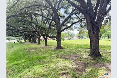 404 Blyth Road, Victoria, TX 77904 - Photo 5