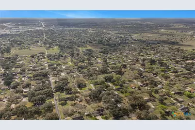 404 Blyth Road, Victoria, TX 77904 - Photo 7