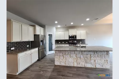 338 Oak Creek Way, New Braunfels, TX 78130 - Photo 9