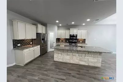 338 Oak Creek Way, New Braunfels, TX 78130 - Photo 7
