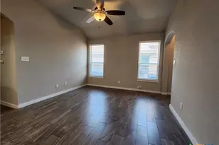 530 Creekside Frst, New Braunfels, TX 78130 - Photo 5