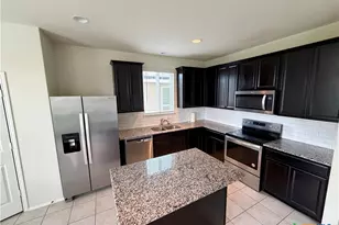 308 Autumn Rouge, New Braunfels, TX 78130 - Photo 3