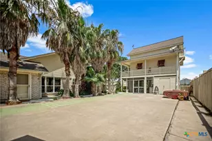 117 E Harbor Dr, Port Lavaca, TX 77979 - Photo 11