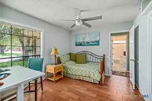 117 E Harbor Dr, Port Lavaca, TX 77979 - Photo 31