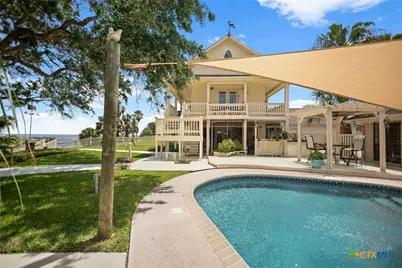 117 E Harbor Drive, Port Lavaca, TX 77979 - Photo 5