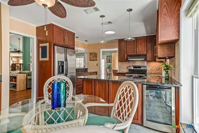 117 E Harbor Drive, Port Lavaca, TX 77979 - Photo 25