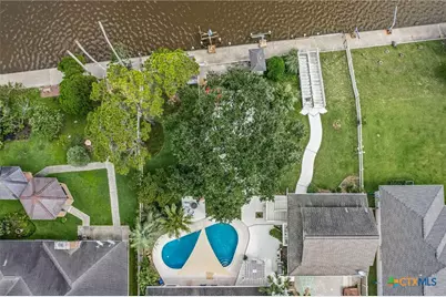 117 E Harbor Drive, Port Lavaca, TX 77979 - Photo 3