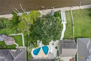 117 E Harbor Dr, Port Lavaca, TX 77979 - Photo 3