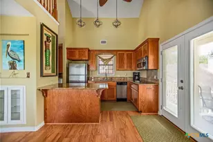 117 E Harbor Dr, Port Lavaca, TX 77979 - Photo 35