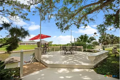 117 E Harbor Drive, Port Lavaca, TX 77979 - Photo 9
