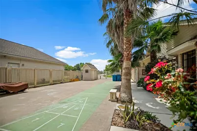117 E Harbor Drive, Port Lavaca, TX 77979 - Photo 15