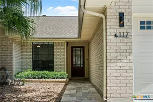 117 E Harbor Dr, Port Lavaca, TX 77979 - Photo 5