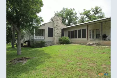 246 E Lincoln Street, New Braunfels, TX 78130 - Photo 3