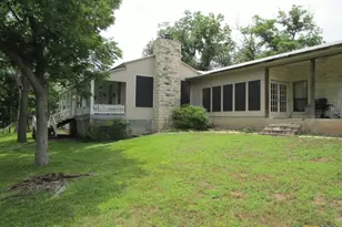 246 E Lincoln St, New Braunfels, TX 78130 - Photo 3
