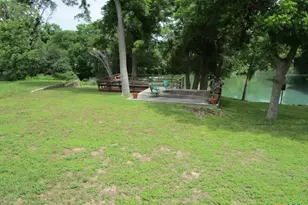 246 E Lincoln St, New Braunfels, TX 78130 - Photo 13
