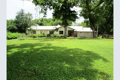 246 E Lincoln Street, New Braunfels, TX 78130 - Photo 1