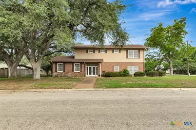 1014 N Hunt Street, Cuero, TX 77954 - Photo 1