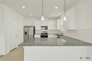 1935 Brandywine Dr, New Braunfels, TX 78130 - Photo 3