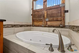 381 Schneider Rd, Seguin, TX 78155 - Photo 25