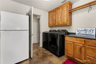 381 Schneider Rd, Seguin, TX 78155 - Photo 19