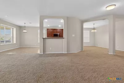 11631 Lemonmint Parkway, San Antonio, TX 78245 - Photo 5
