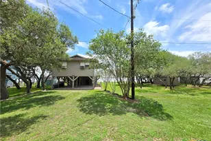 2182 W Bayshore Dr, Palacios, TX 77465 - Photo 3