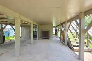 2182 W Bayshore Dr, Palacios, TX 77465 - Photo 31