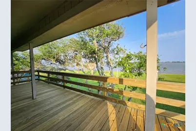 2182 W Bayshore Drive, Palacios, TX 77465 - Photo 7