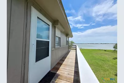 2182 W Bayshore Drive, Palacios, TX 77465 - Photo 9