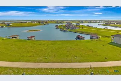 184 E Burgundy Bay, Port O'Connor, TX 77982 - Photo 3