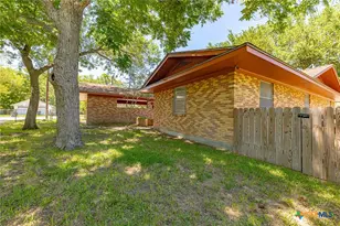 1220 N Ave I, Shiner, TX 77984 - Photo 25